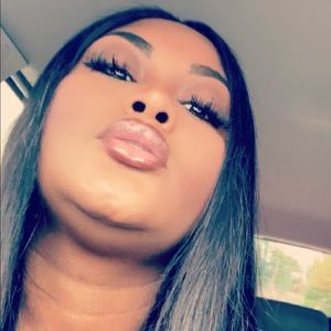 Meet your Posher, Lafabia